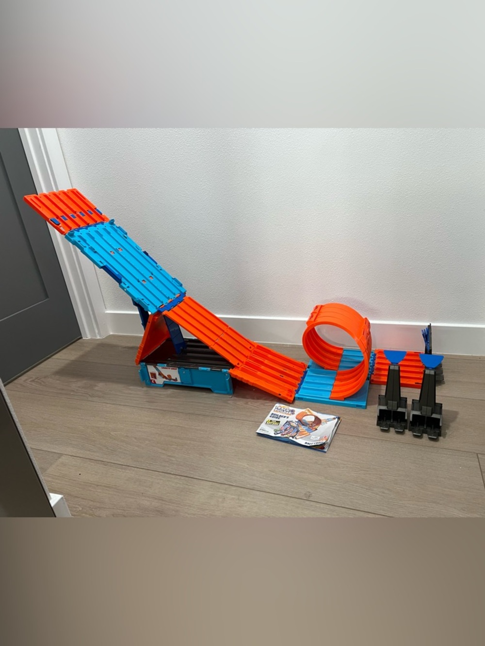 Hot Wheels Race Crate Track Builder 3 Stunts in 1 Set Portable Storage Complete